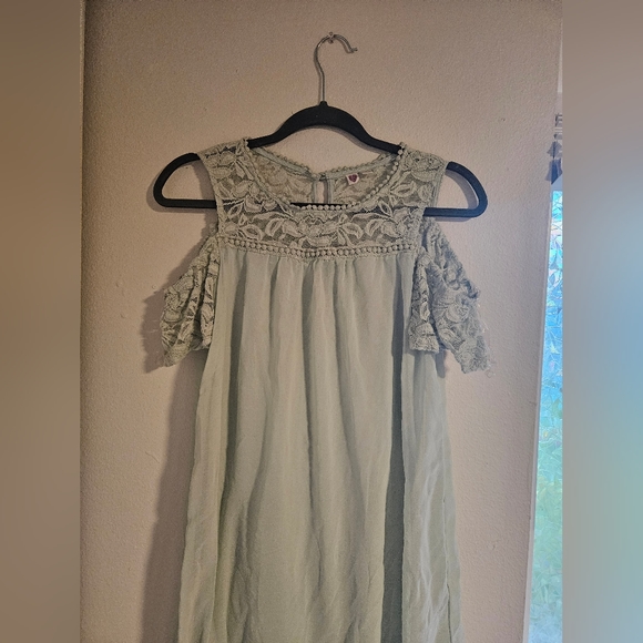 Mint green flowy dress - Picture 2 of 6